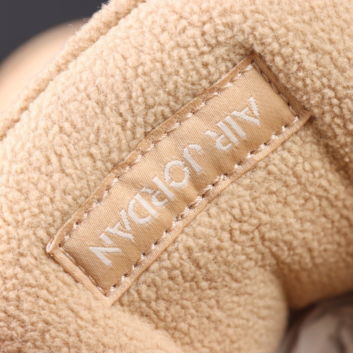 NIKE Air Jordan 4 Cozy Girl