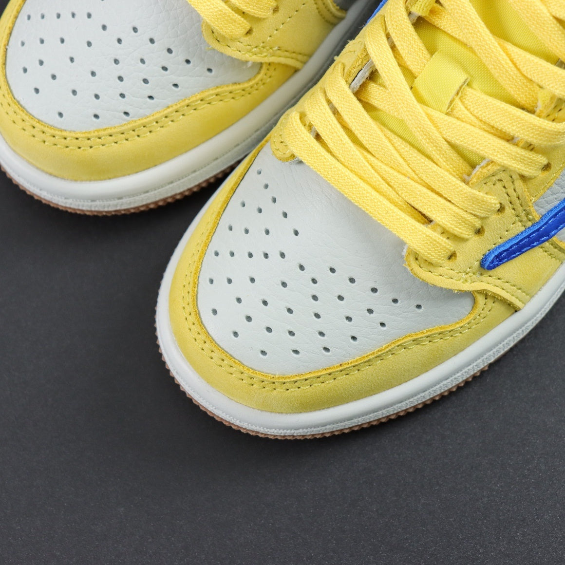 Children's Travis Scott x NIKE AIR JORDAN 1 LOW CANARY