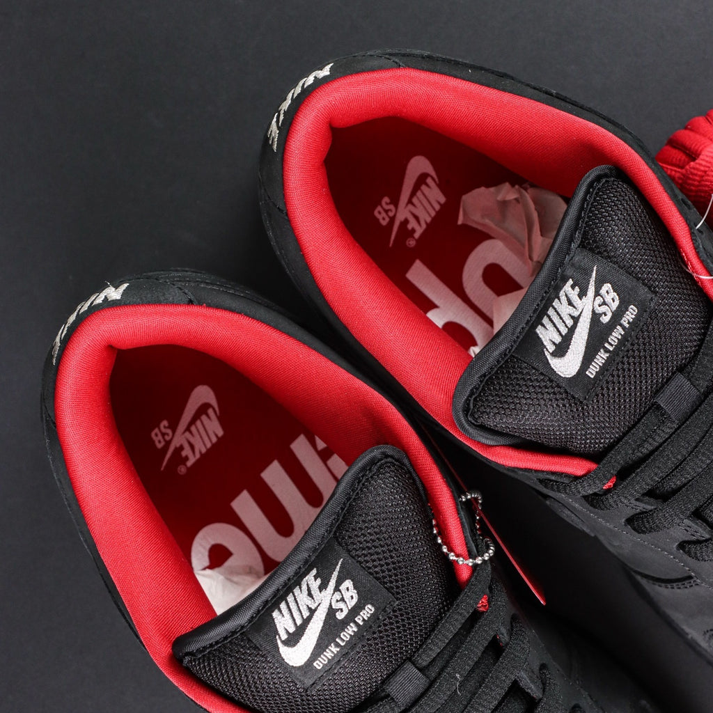 SUPREME X NIKE DUNK SB LOW