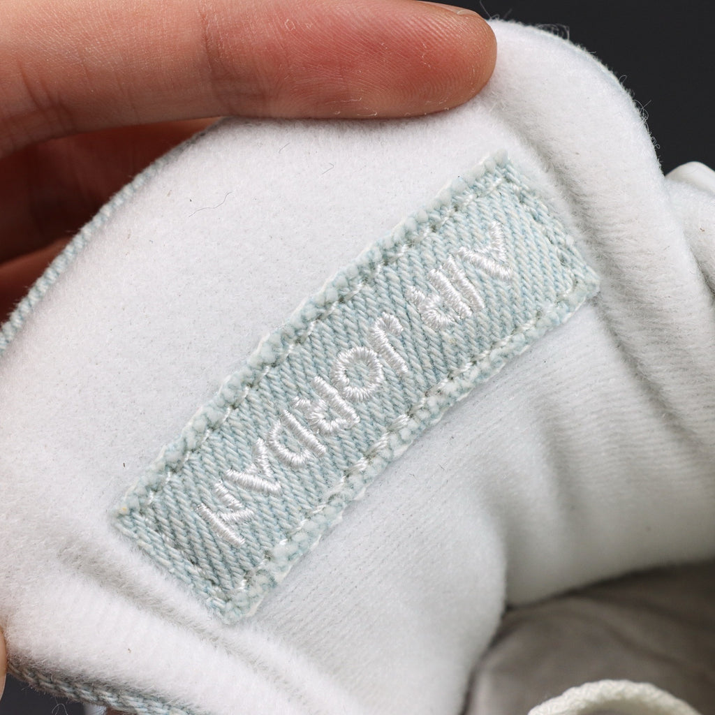 NIKE Air Jordan 4 Worn Blue