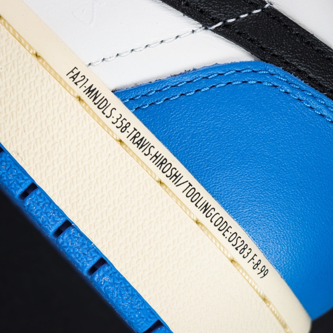 NIKE Air Jordan 1 Low Travis Scott X Fragment Design