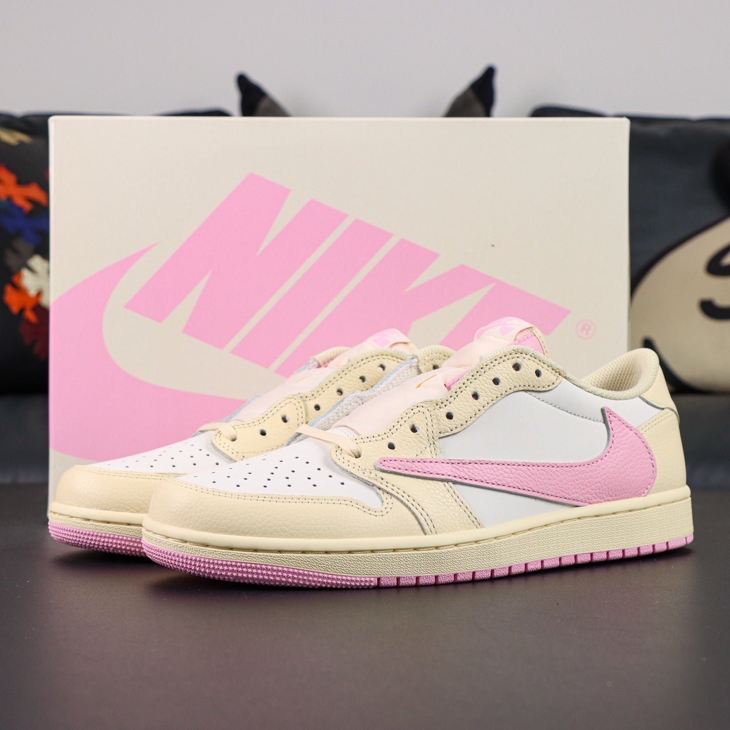 NIKE Air Jordan 1 Travis Scott Pink