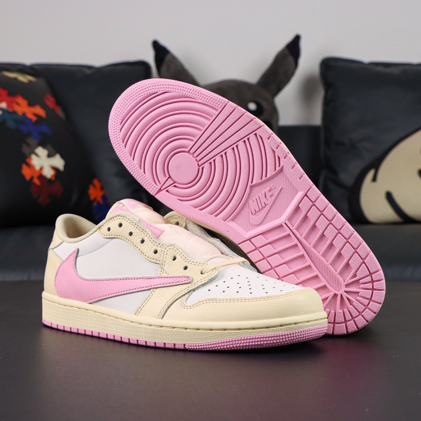 NIKE Air Jordan 1 Travis Scott Pink