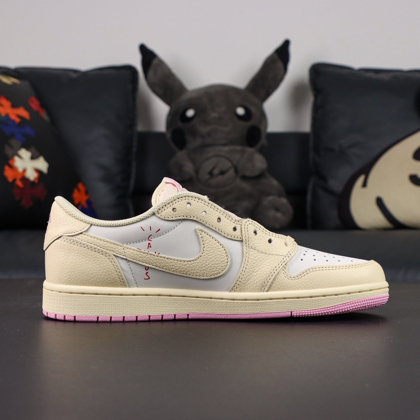 NIKE Air Jordan 1 Travis Scott Pink