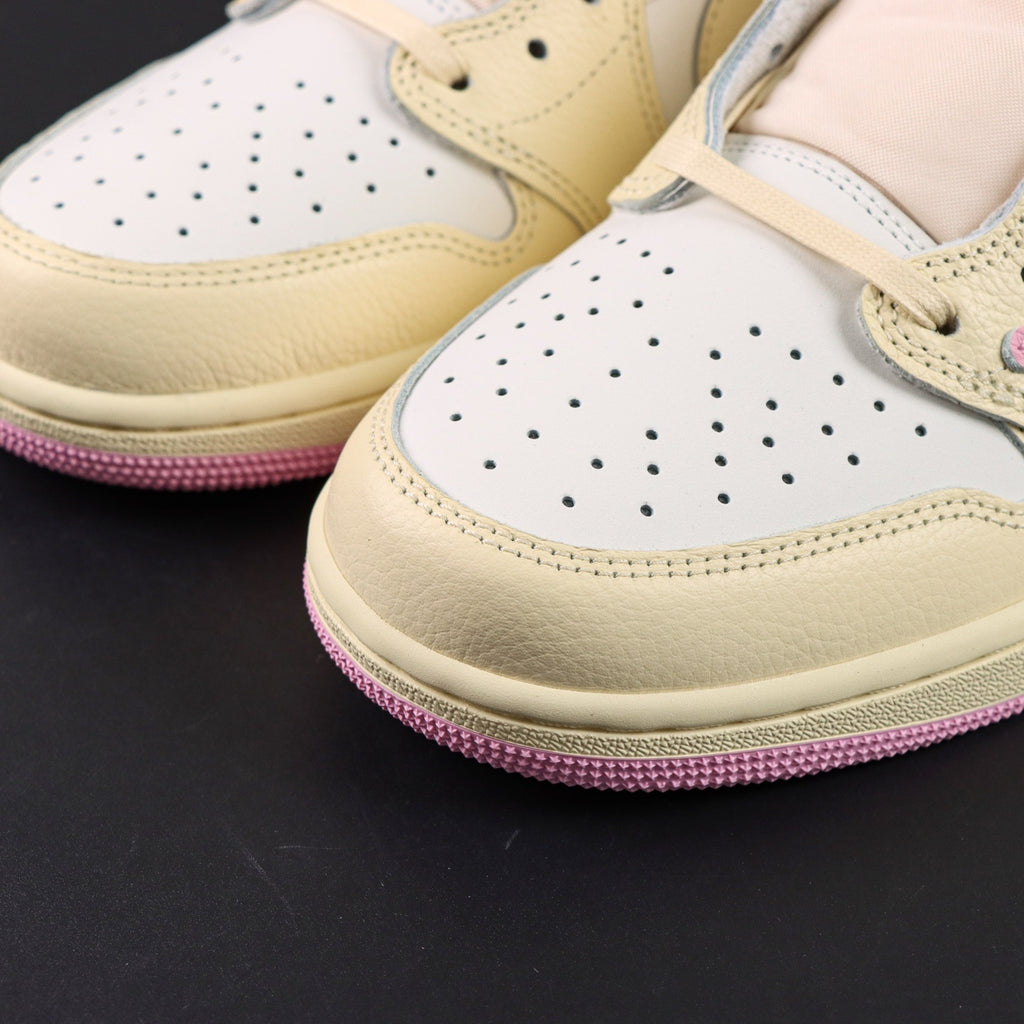 NIKE Air Jordan 1 Travis Scott Pink