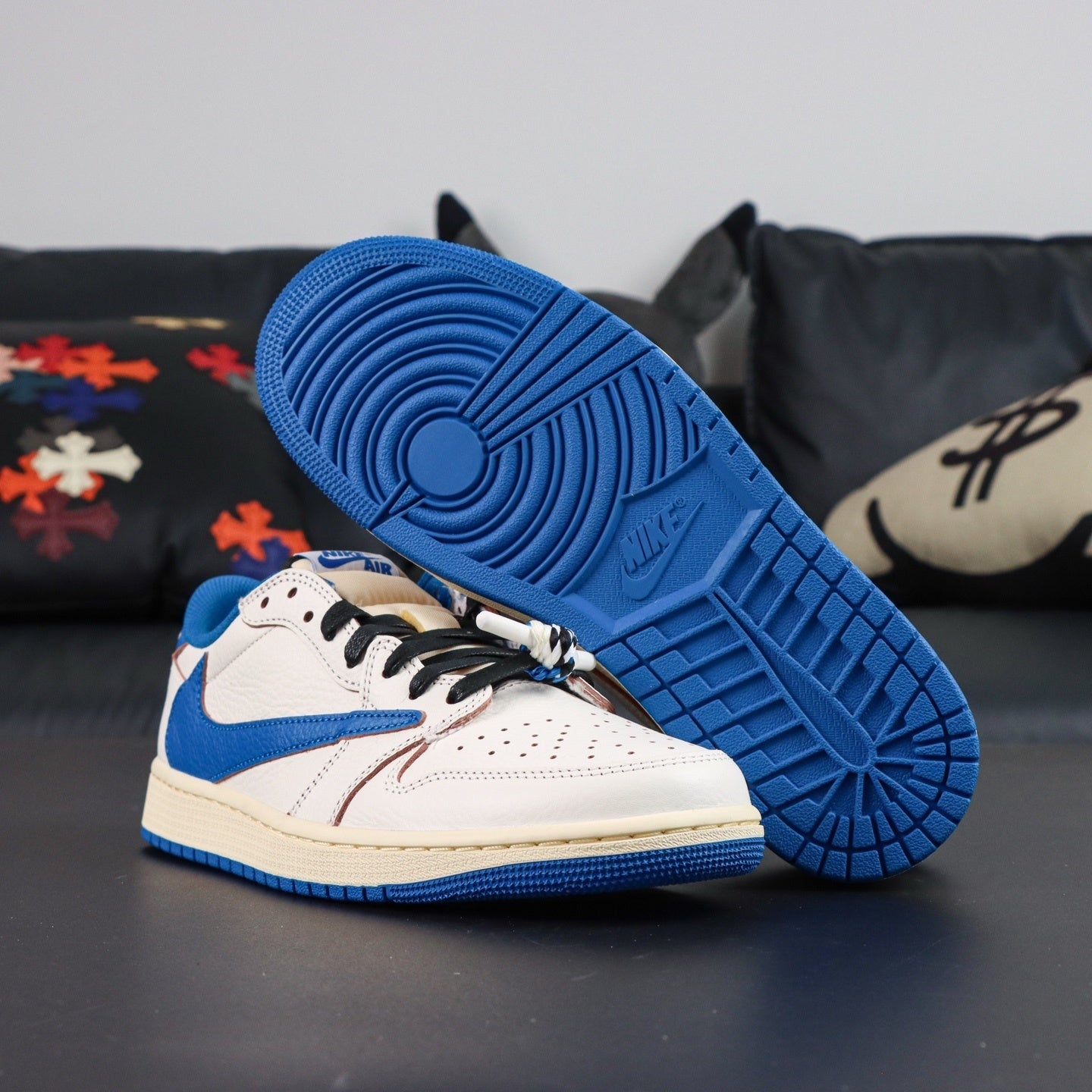 NIKE Air Jordan 1  Low Travis Scott