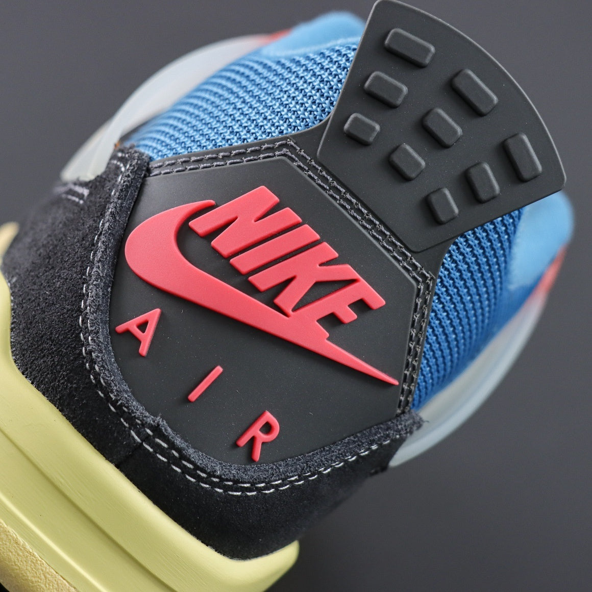 NIKE Air Jordan 4 X Union "OFF NOIR"