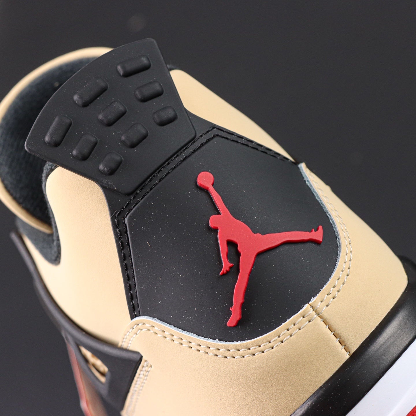 NIKE Air Jordan 4 Retro Pizza