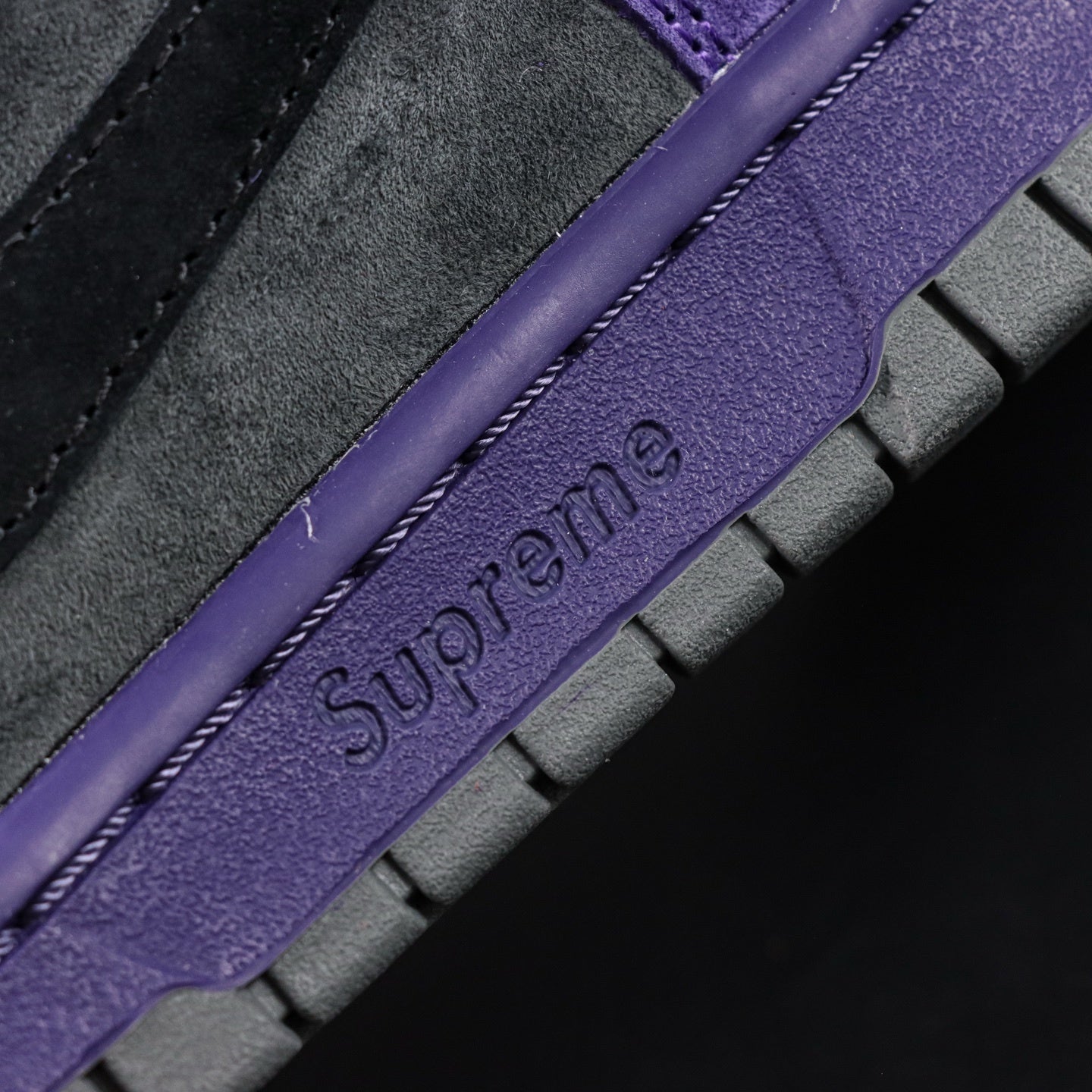 SUPREME X NIKE DUNK SB LOW