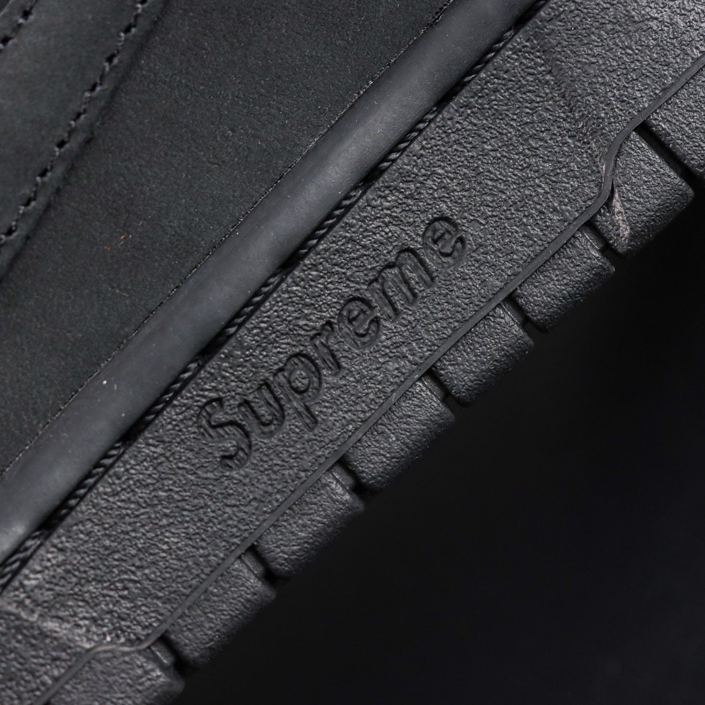 SUPREME X NIKE DUNK SB LOW