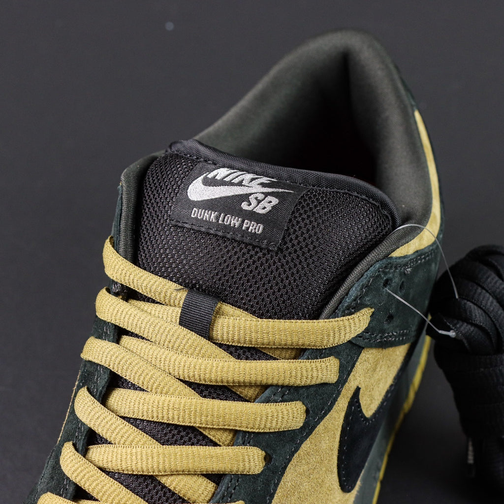 SUPREME X NIKE DUNK SB LOW