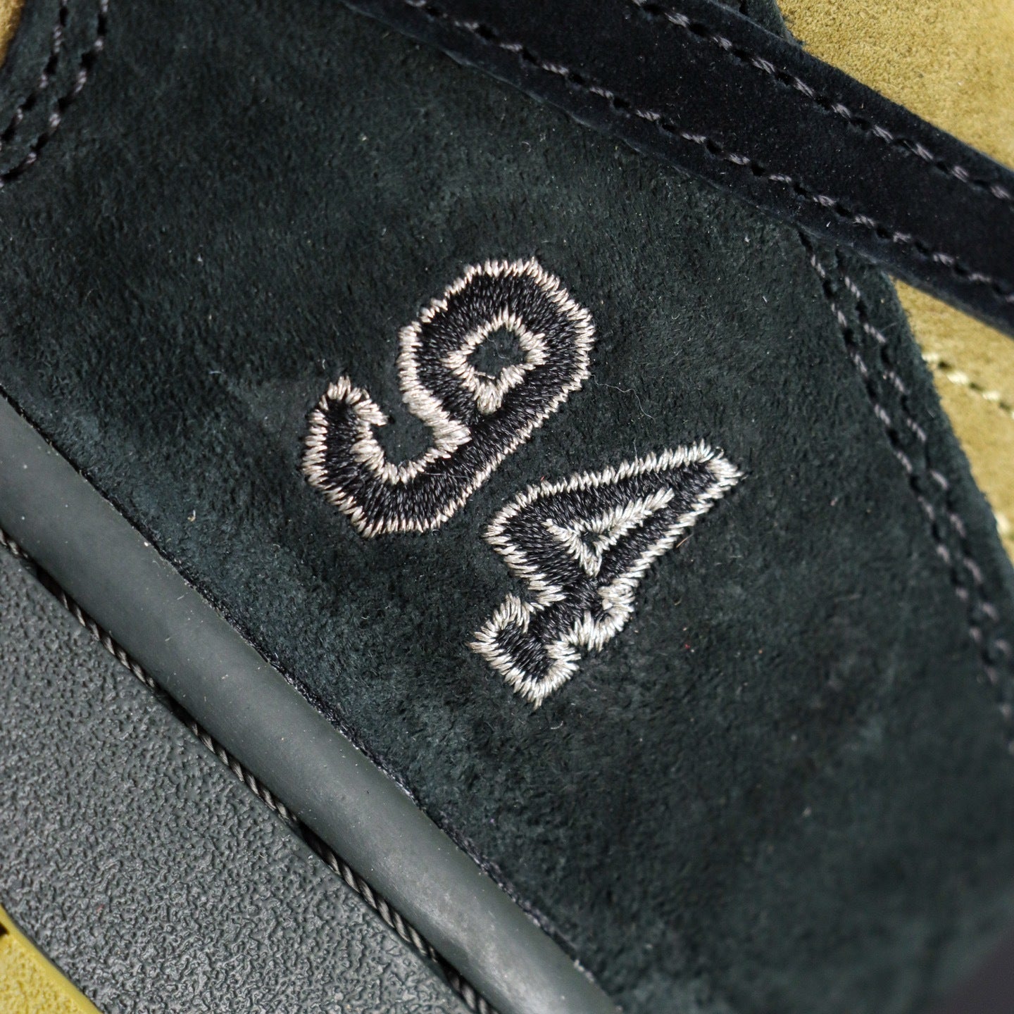 SUPREME X NIKE DUNK SB LOW