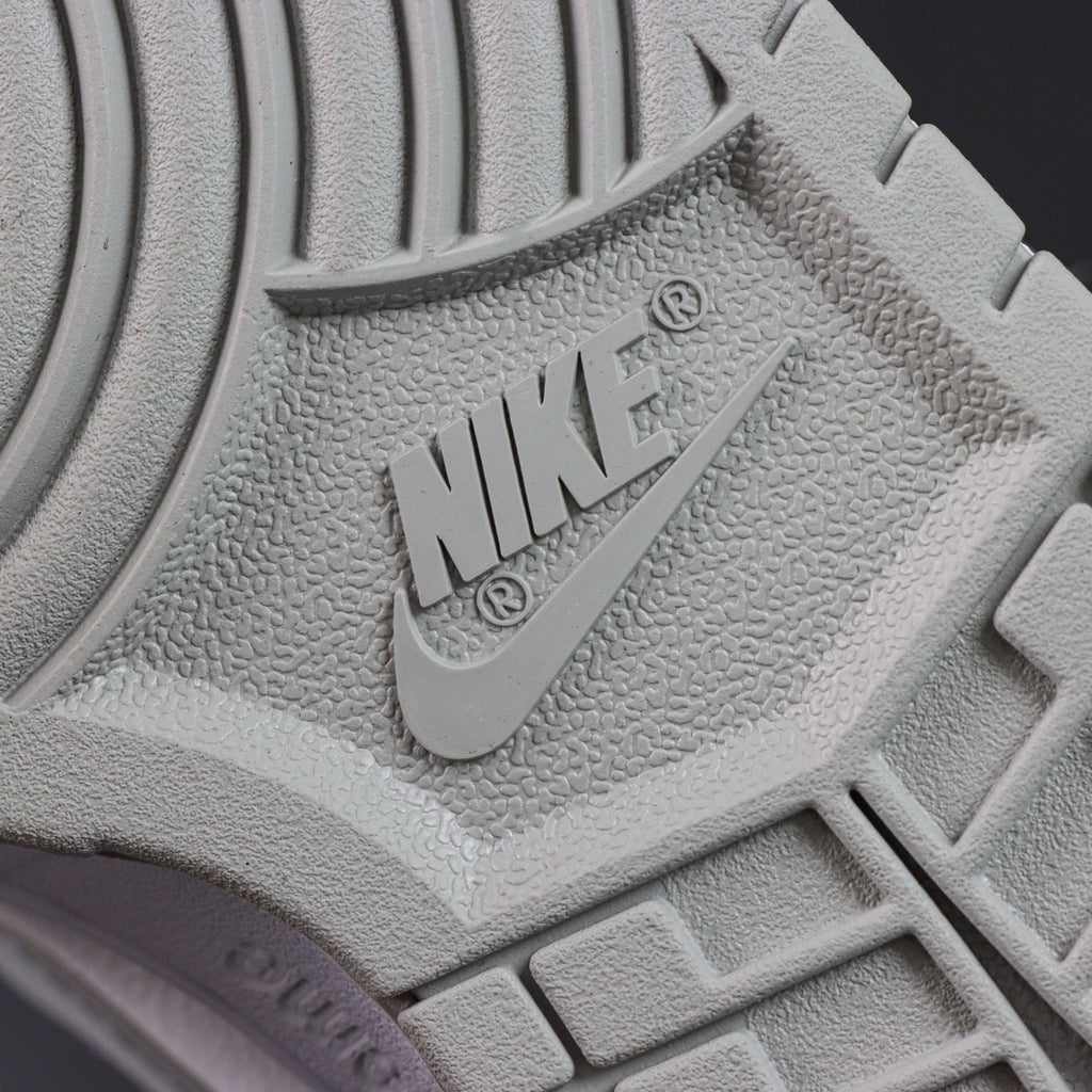 SUPREME X NIKE DUNK SB LOW