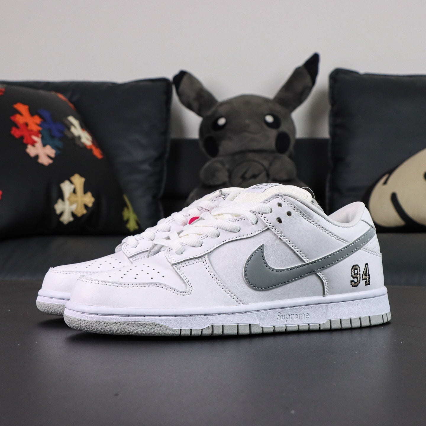 SUPREME X NIKE DUNK SB LOW