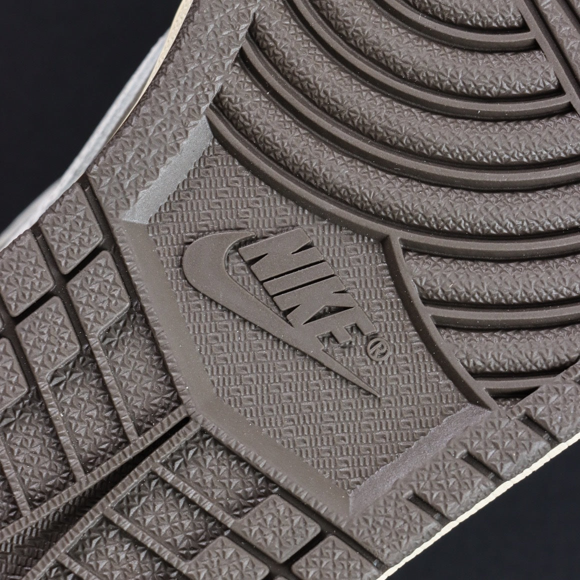 NIKE Air Jordan 1 Low Travis Scott Riverse Mocha