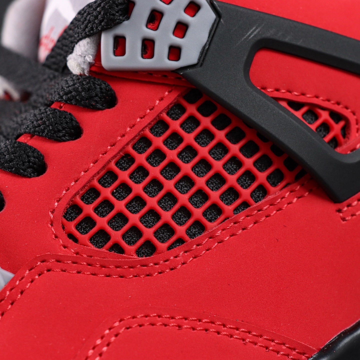 NIKE Air Jordan 4 Retro Toro Bravo