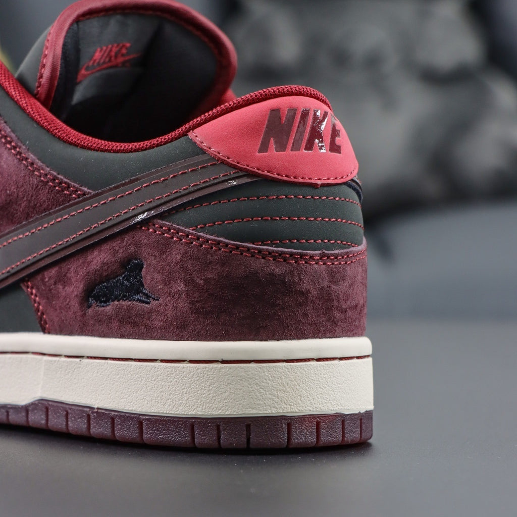 RIOT SKATESHOP X NIKE SB DUNK LOW