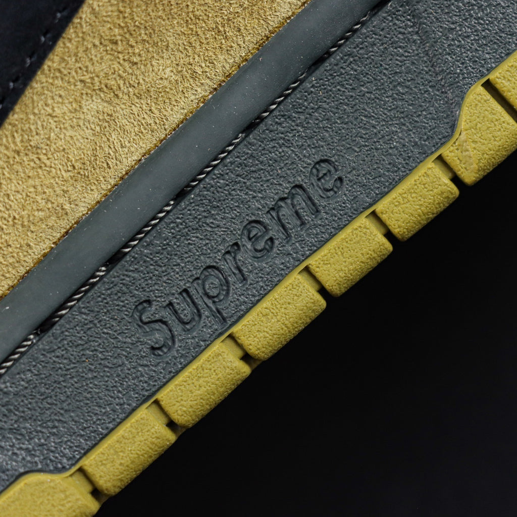 SUPREME X NIKE DUNK SB LOW