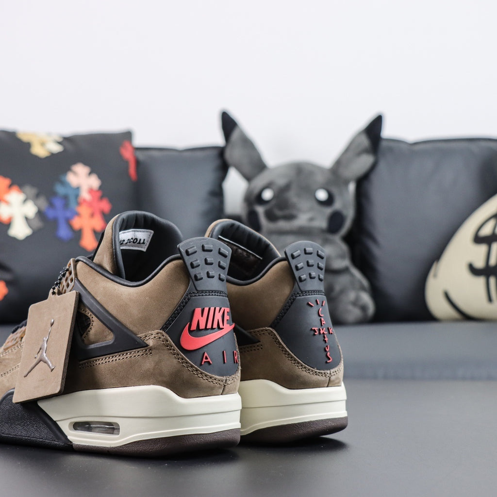 NIKE Air Jordan 4 Travis Scott