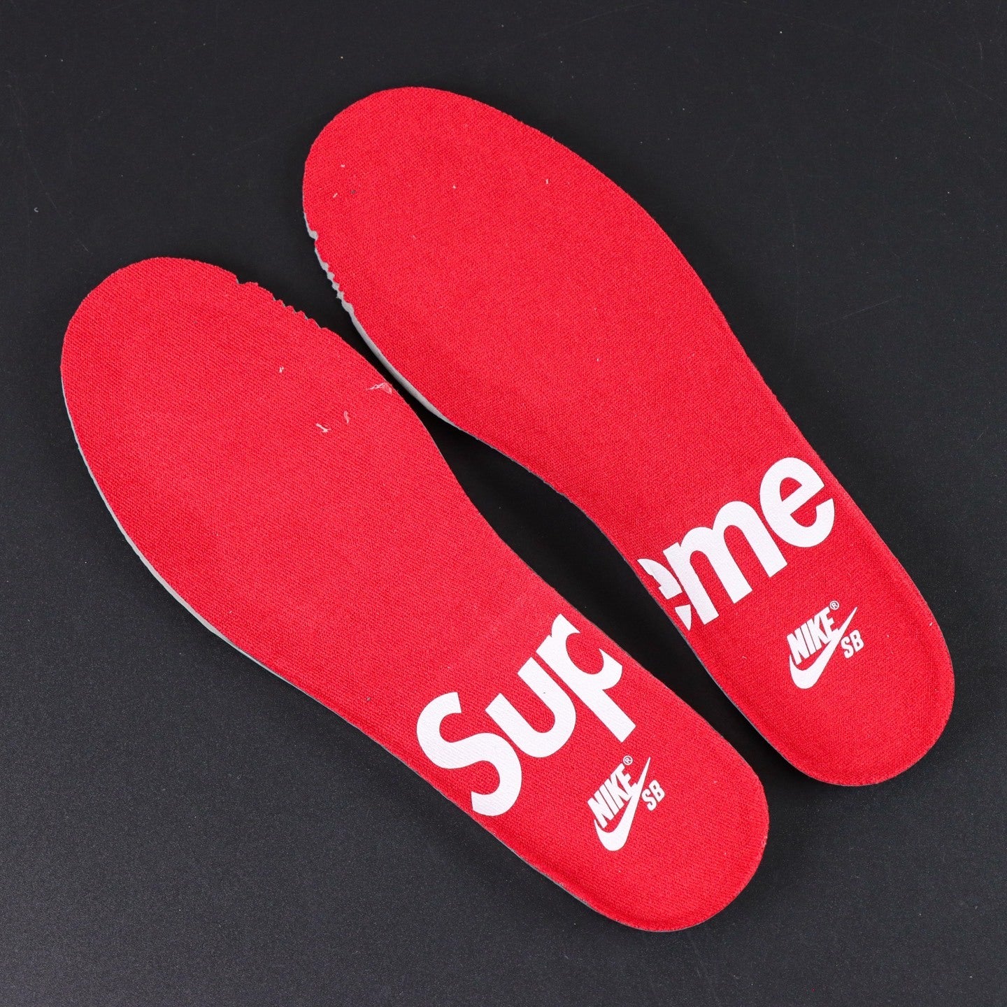 SUPREME X NIKE DUNK SB LOW