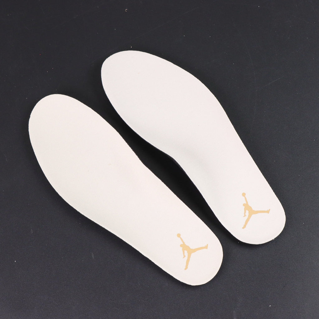 NIKE Air Jordan 4 Cozy Girl