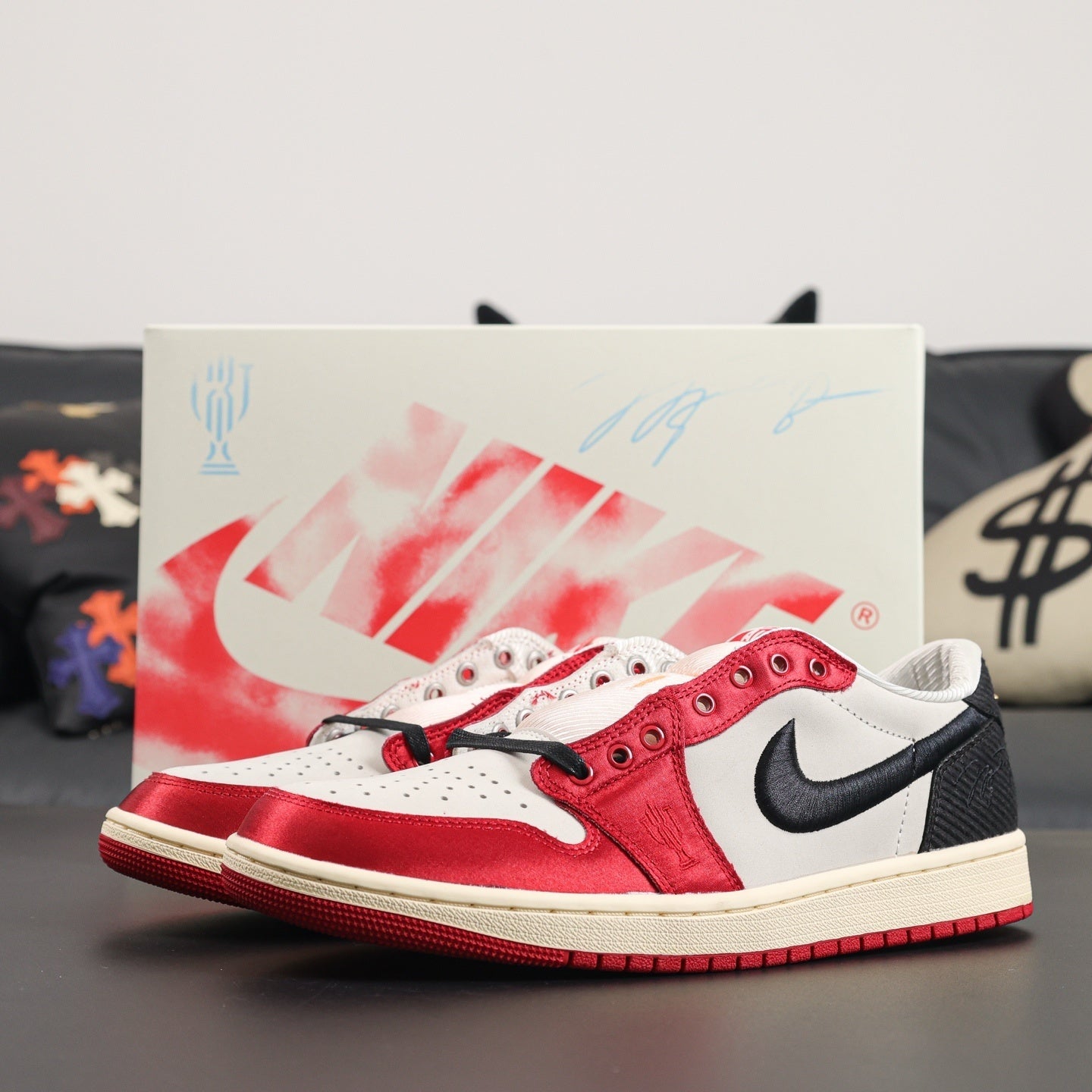 Trophy Room x NIKE Jordan 1 Low OG "Away"