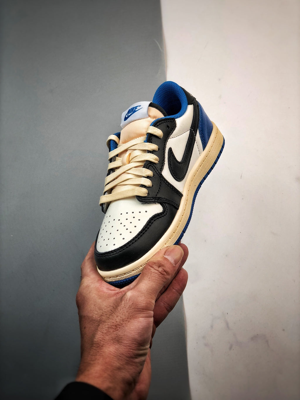 Children's TRAVIS SOCTT X FRAGMENT DESIGN X NIKE AIR JORDAN 1 LOW