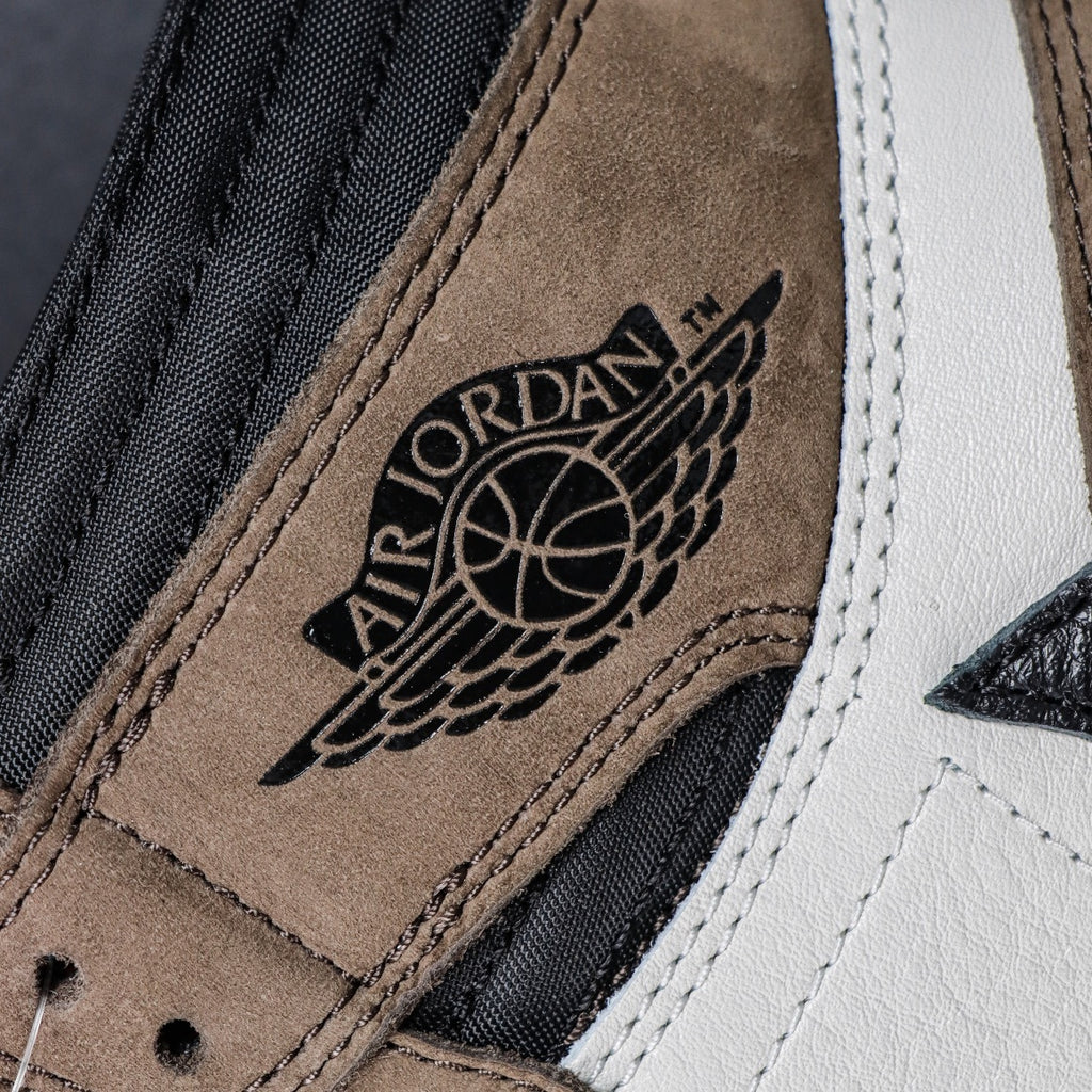 Nike Air Jordan 1 Hight Travis Scott