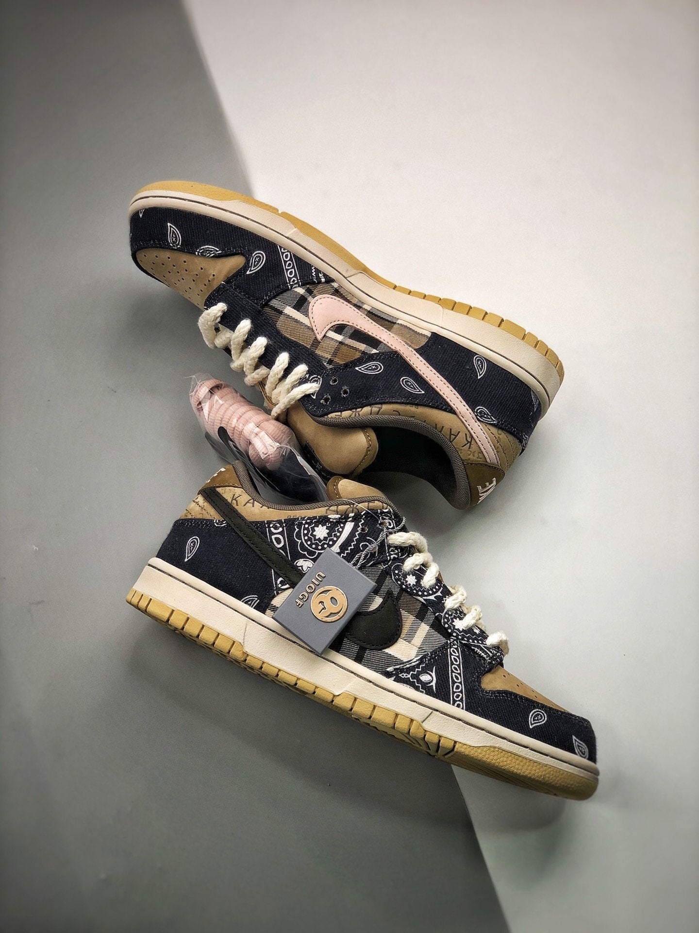NIKE SB DUNK LOW x Travis Scott Jackboys