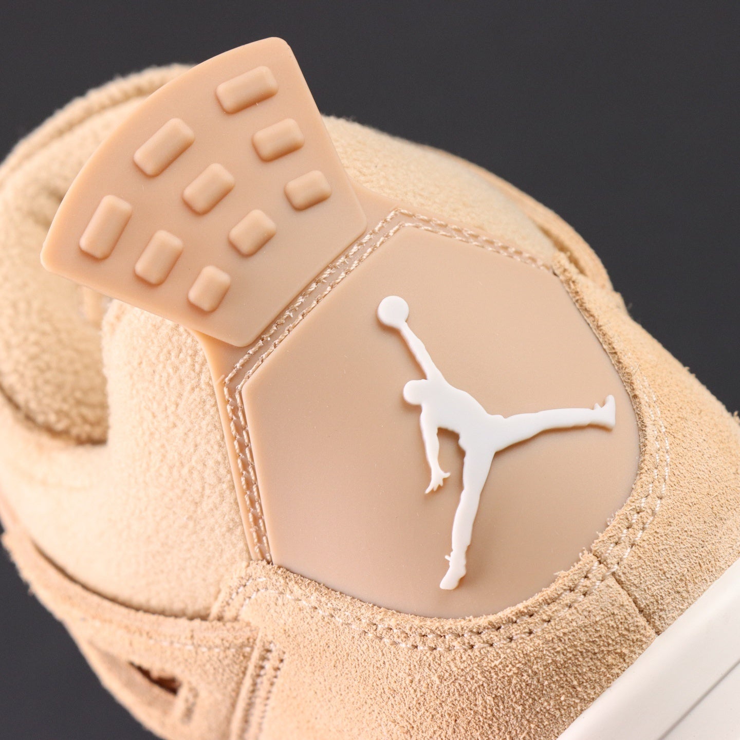 NIKE Air Jordan 4 Cozy Girl