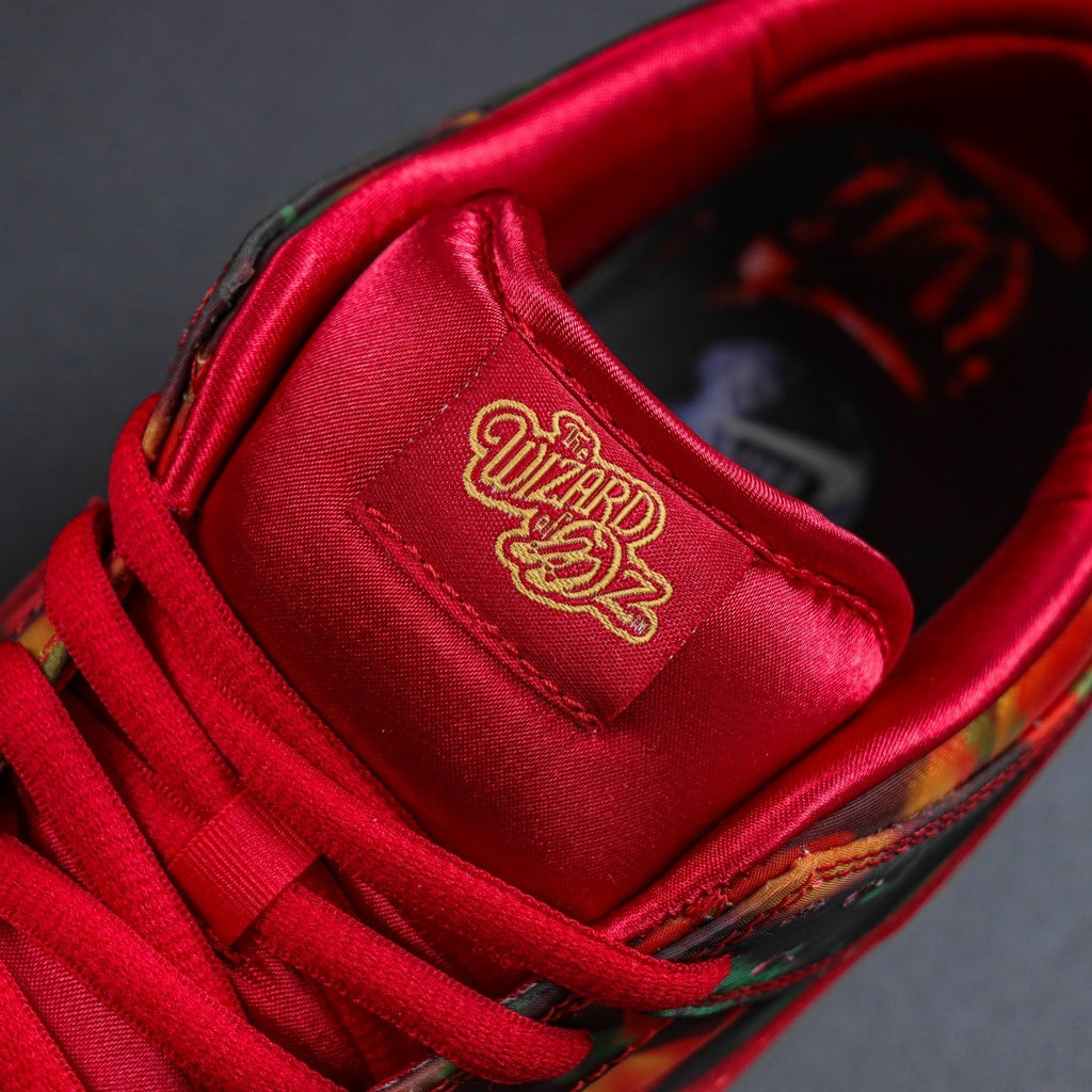 The Wizard of Oz x NIKE SB Dunk Low