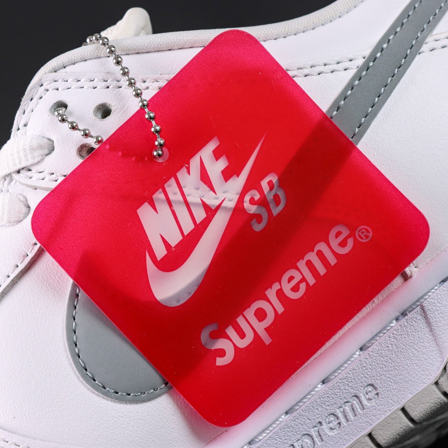 SUPREME X NIKE DUNK SB LOW