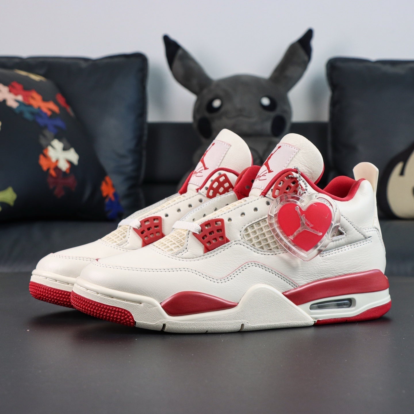 NIKE Air Jordan 4 Retro Valentine's Day
