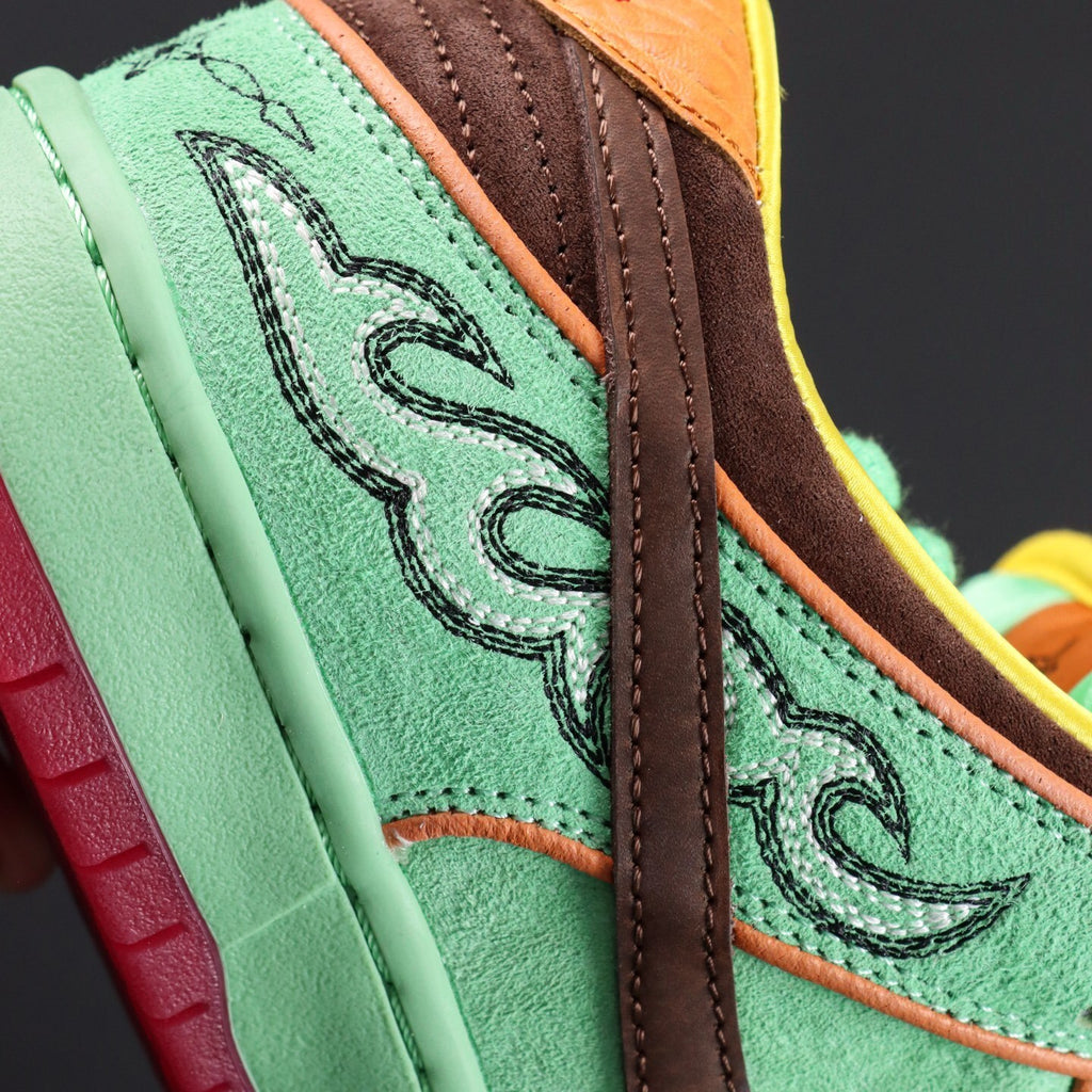 NIKE DUNK SB SHENRON