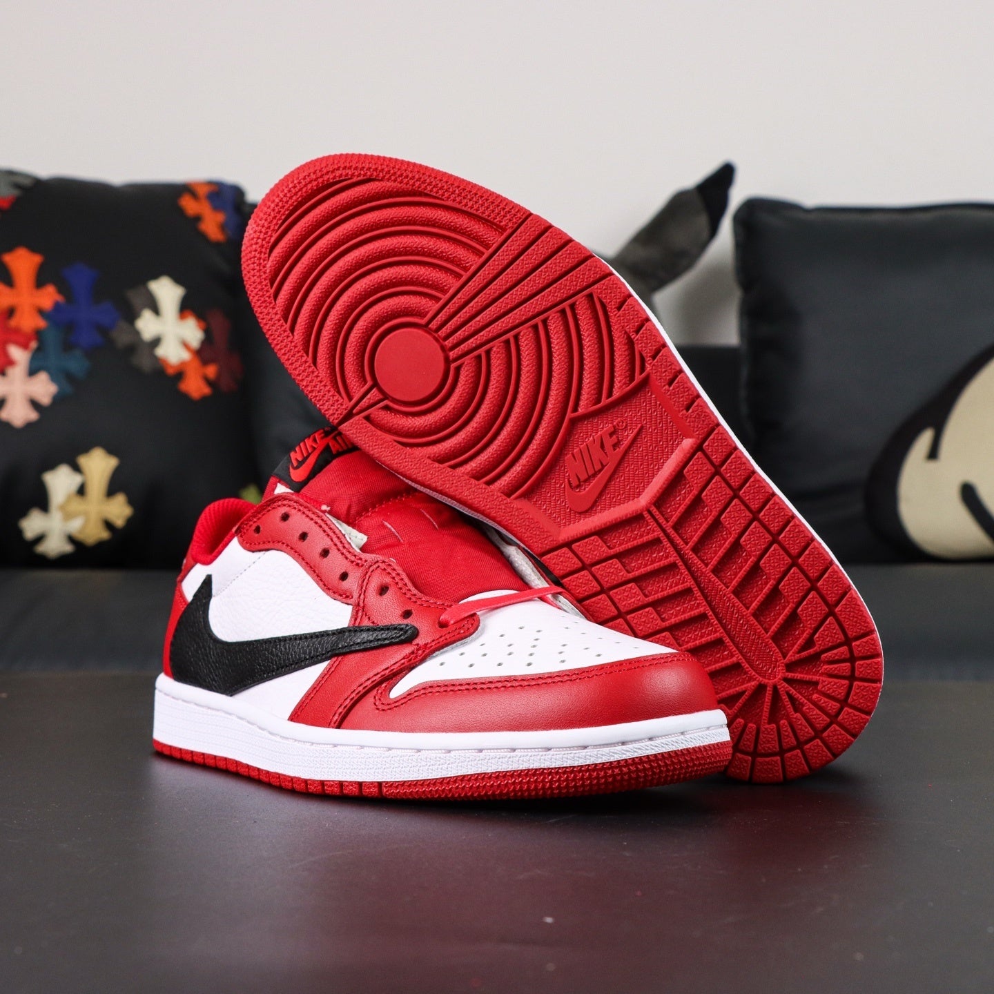 NIKE Air Jordan 1 Low Travis Scott Red