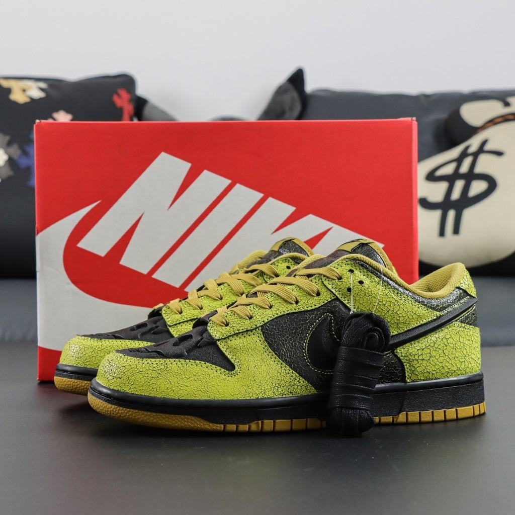 NIKE DUNK LOW HALLOWEEN