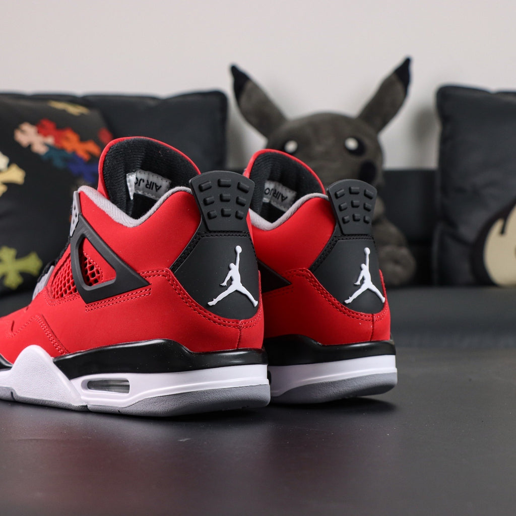 NIKE Air Jordan 4 Retro Toro Bravo